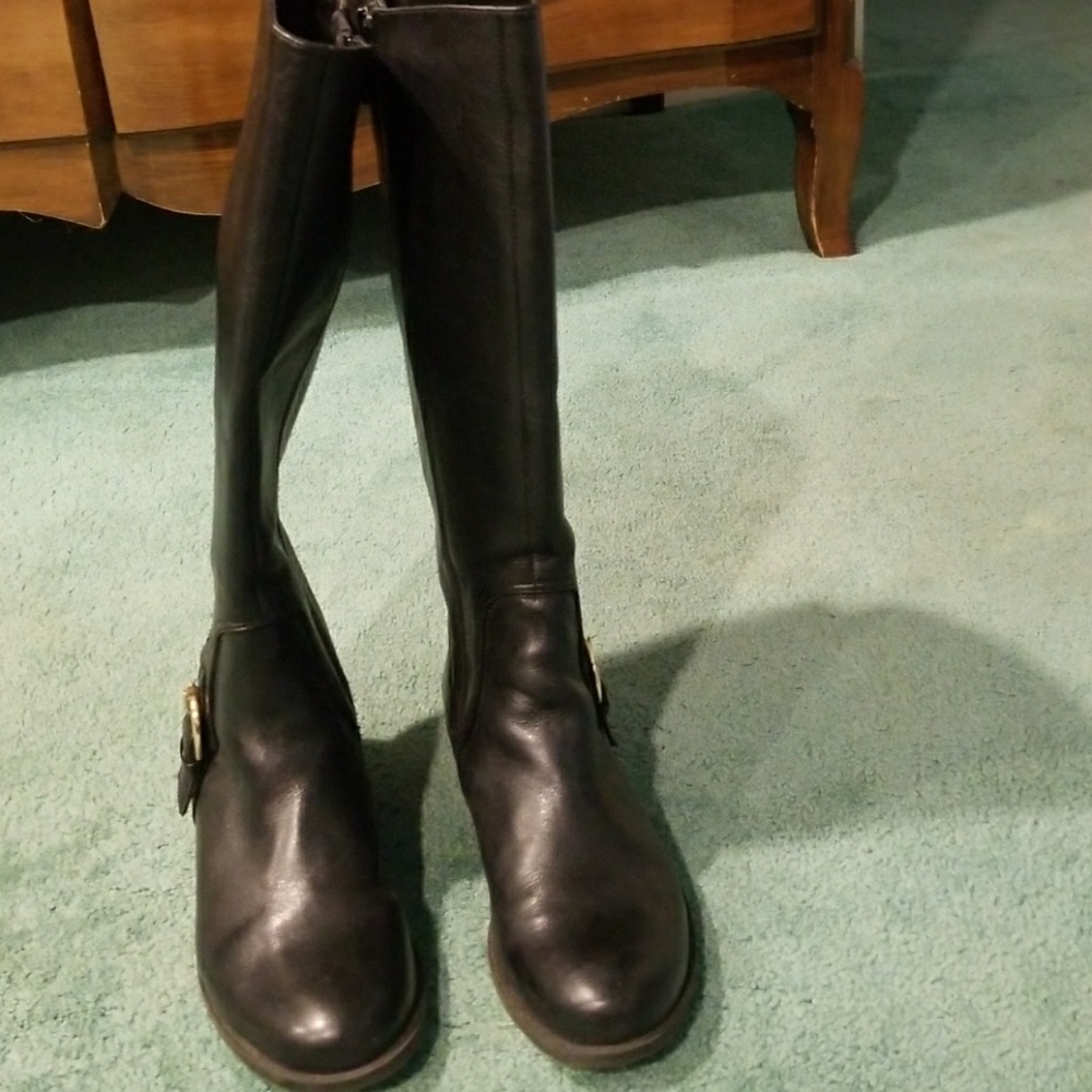Boots - Picture 2 of 6